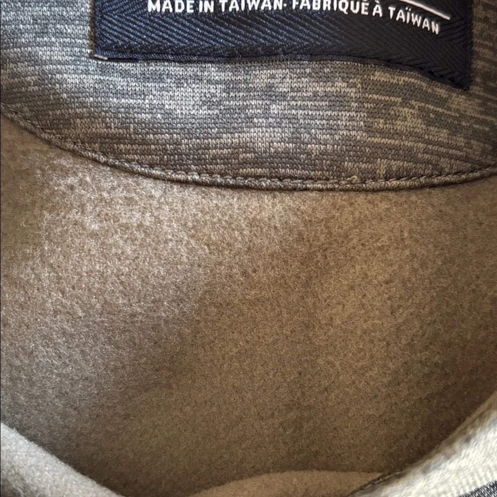 NWT Dakine Men's Sport Crewneck sweatshirt in Olive green and gray shades.Size L